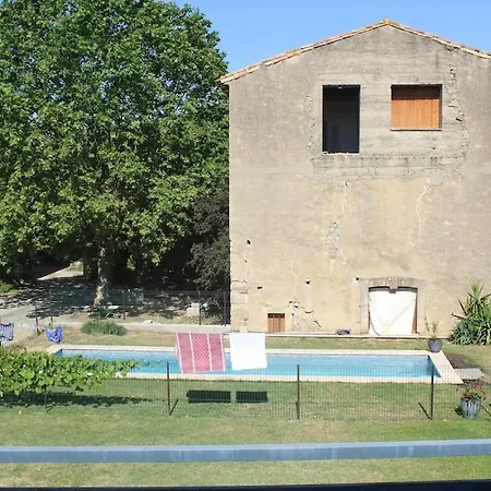 2 Bedroom With Shared Pool In Lovely Market Town Of In Wine Region Holiday home