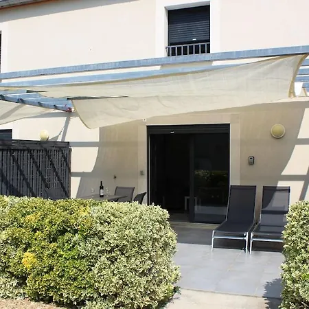 2 Bedroom With Shared Pool In Lovely Market Town Of In Wine Region Ferienhaus