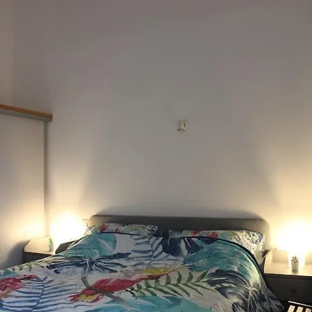 Ferienhaus 2 Bedroom With Shared Pool In Lovely Market Town Of In Wine Region Olonzac