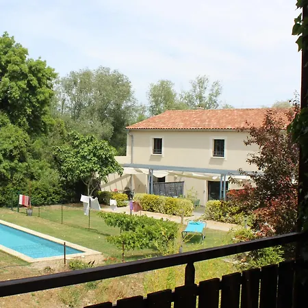 2 Bedroom With Shared Pool In Lovely Market Town Of In Wine Region