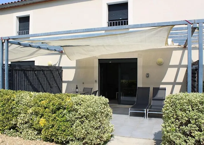 2 Bedroom With Shared Pool In Lovely Market Town Of In Wine Region 度假居