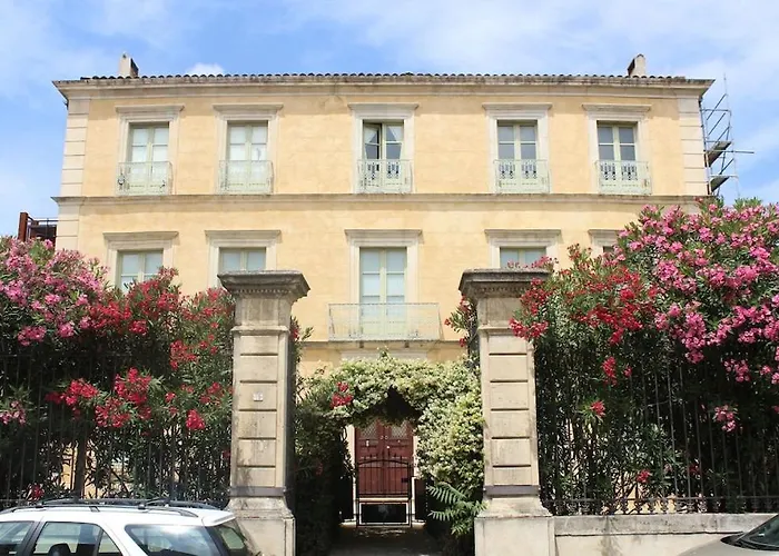 2 Bedroom With Shared Pool In Lovely Market Town Of In Wine Region * Olonzac